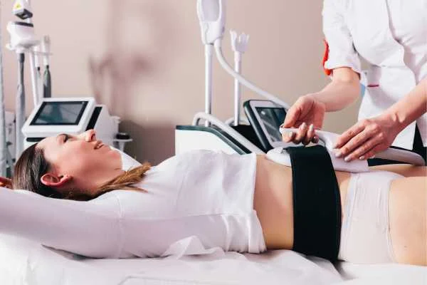 woman having body sculpting to help improve her body image and her mental health Canary Wharf